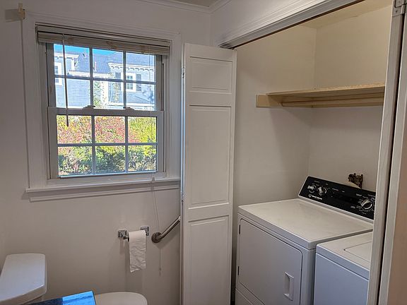 4th image of 65 Surrey Ln