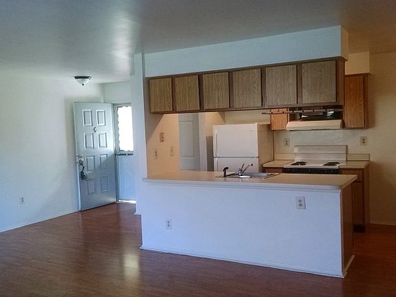 4th image of 42 Eton Way #43