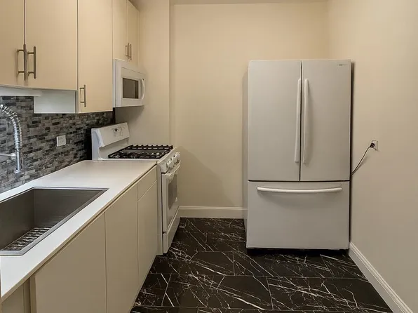 7002 Blvd East image 9 of 25