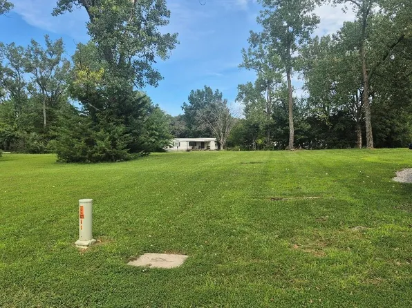 2243 Lake Viking Ter, Gallatin, MO 64640