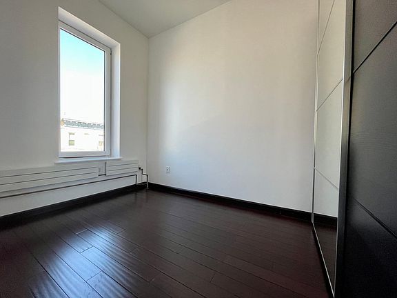 5th image of 6420 Woodbine St