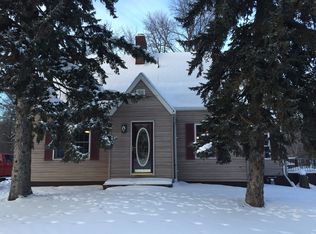 421 Broadway St, Hallock, MN 56728