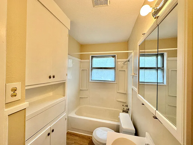 707 W Lincoln Ave — Photo 18