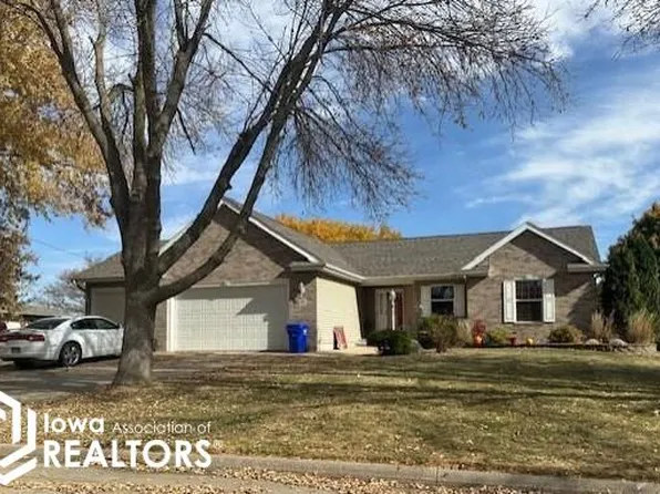 907 Golfview Ave, Britt, IA 50423