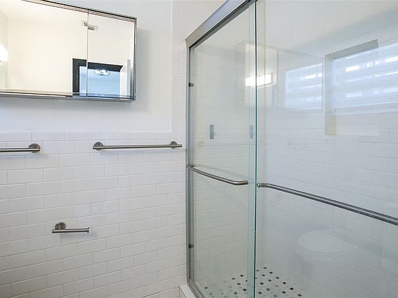 5th image of 1734 NE 20th Ave #2