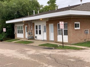 100 N Rand Rd APT 4, Lake Zurich, IL 60047