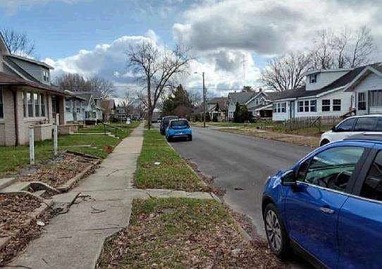 4th image of 812 W Nelson St