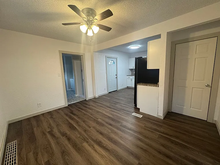 1210 W Parker St — Photo 4