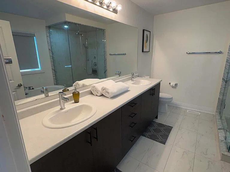 218 Mapleside Dr #UPPER — Photo 17