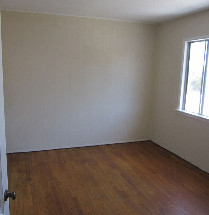 2nd image of 5299 E Ocean Blvd #5