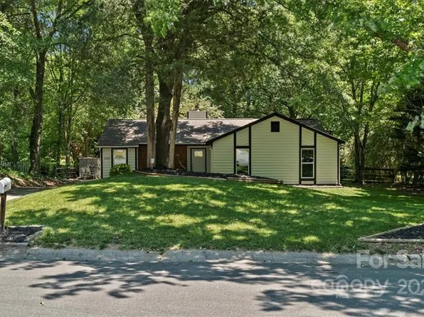 11525 Lone Star Cir, Charlotte, NC 28226