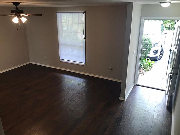 4th image of 121 Five Oaks Dr #121