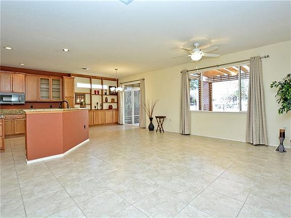 4th image of 108 Dandelion Dr