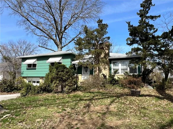 9504 E 77th St, Raytown, MO 64138