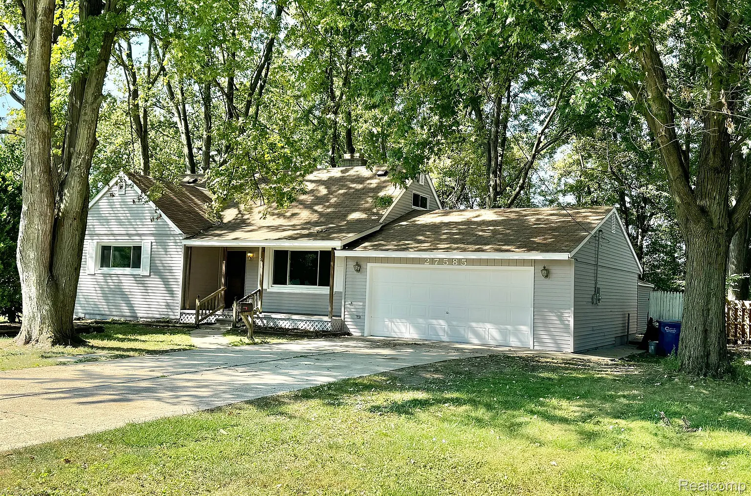 27585 Gilbert Dr photo 1