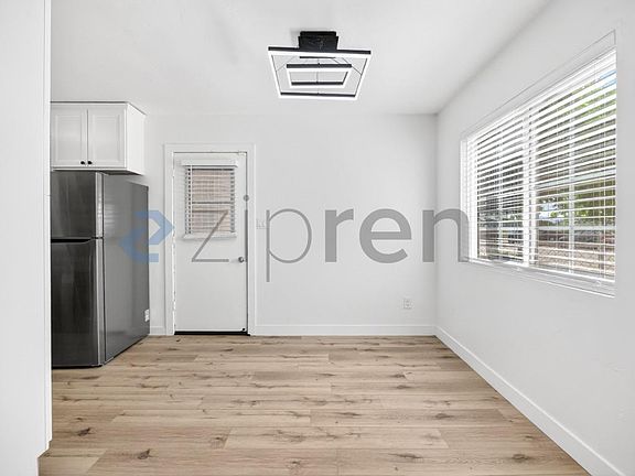 4th image of 415 E 26th St