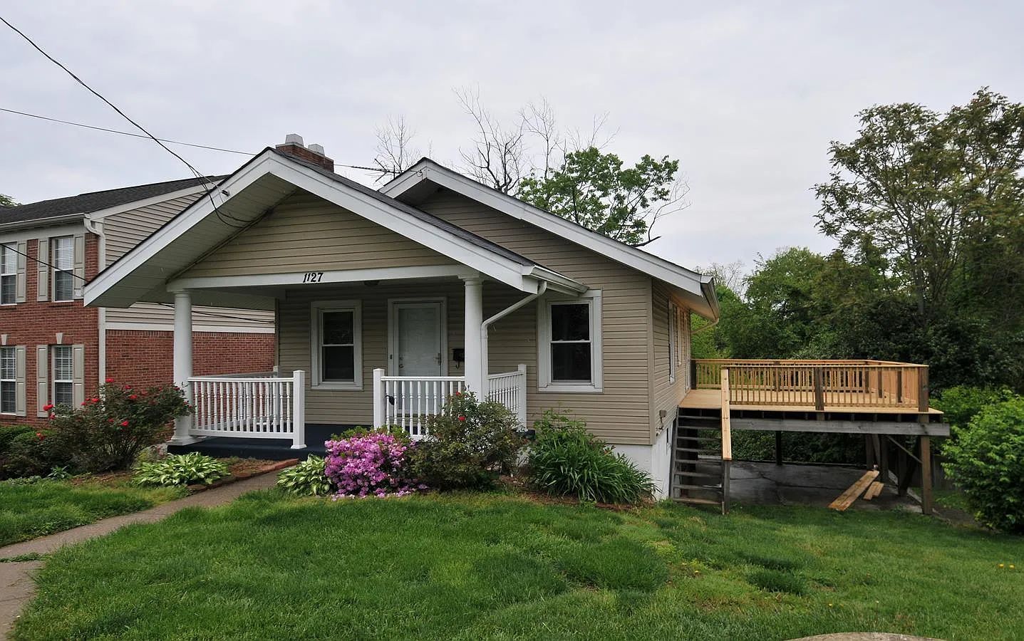 1127 Cecelia Ave photo 1