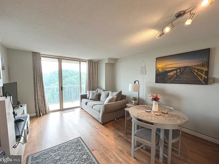 2500 N Van Dorn St #1020 — Photo 6