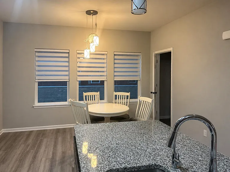 4861 Ludlow Ln — Photo 6