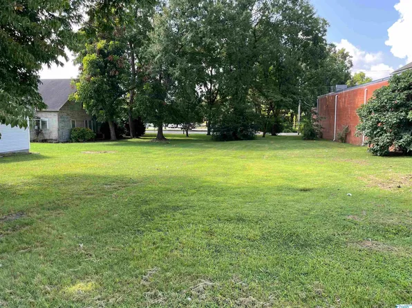 512 E Willow St, Scottsboro, AL 35768