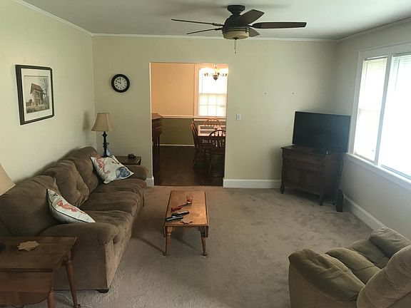 4th image of 215 Pennington Blvd