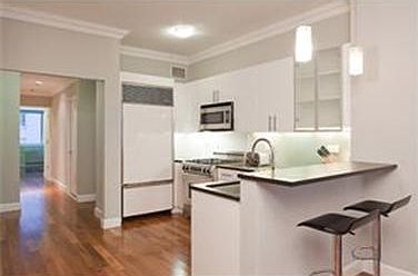 3rd image of 212 E 57th St APT 8C