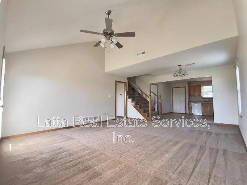 3 bed, 2.0 bath, 1135 sqft, $1,475 — Photo 4