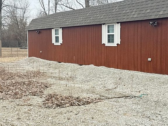 4th image of 3649 S 15000e Rd