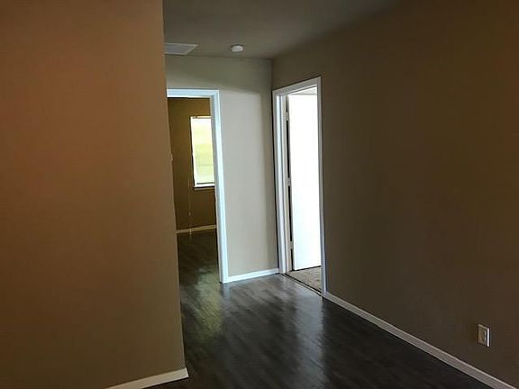 5th image of 1208 W Hunt St