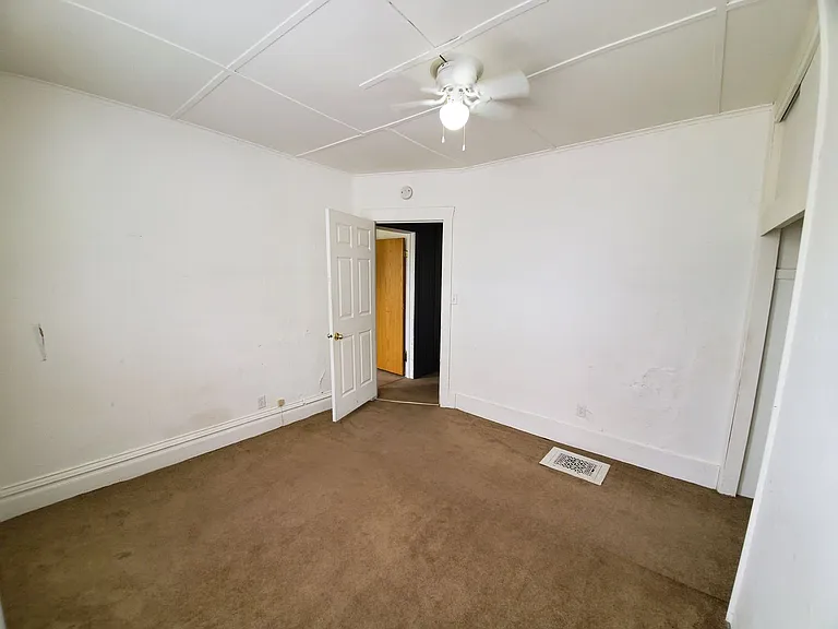 Walnut St 2512 — Photo 19