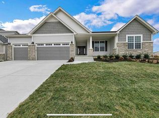 2349 De La Croix Ave, Saint Charles, MO 63301