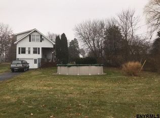 826 Rosa Rd, Niskayuna, NY 12309