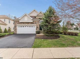2 Moore Dr, Flemington, NJ 08822