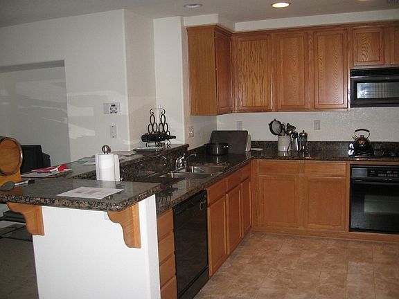 Kitchen-granite counter top