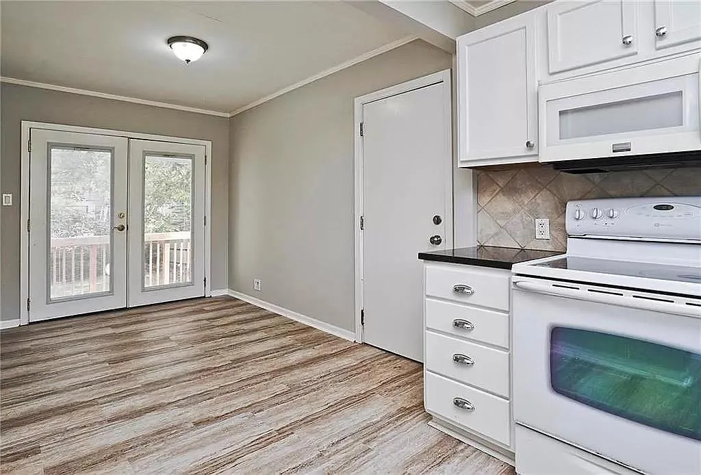 3 bed, 1400 sqft, $2,495 — Photo 4