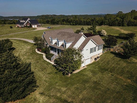3rd image of 3549 Mountain View Ln