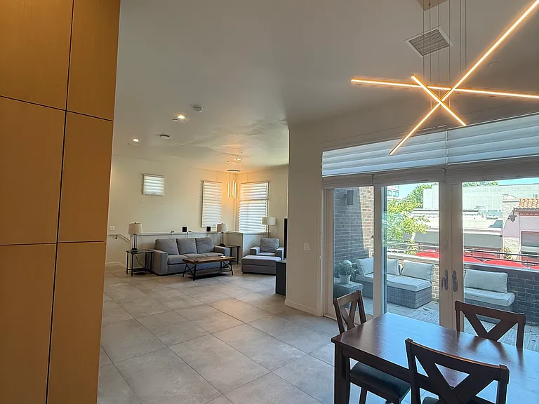 1731 Capitol Ave — Photo 25