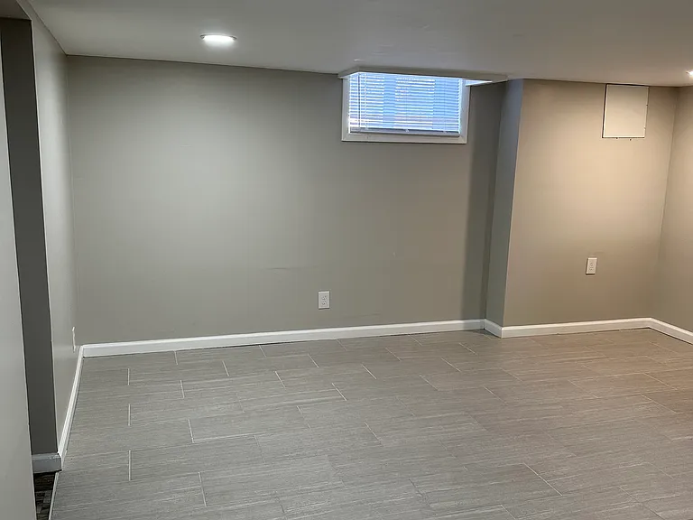 149 Vernon Ave #8 — Photo 2