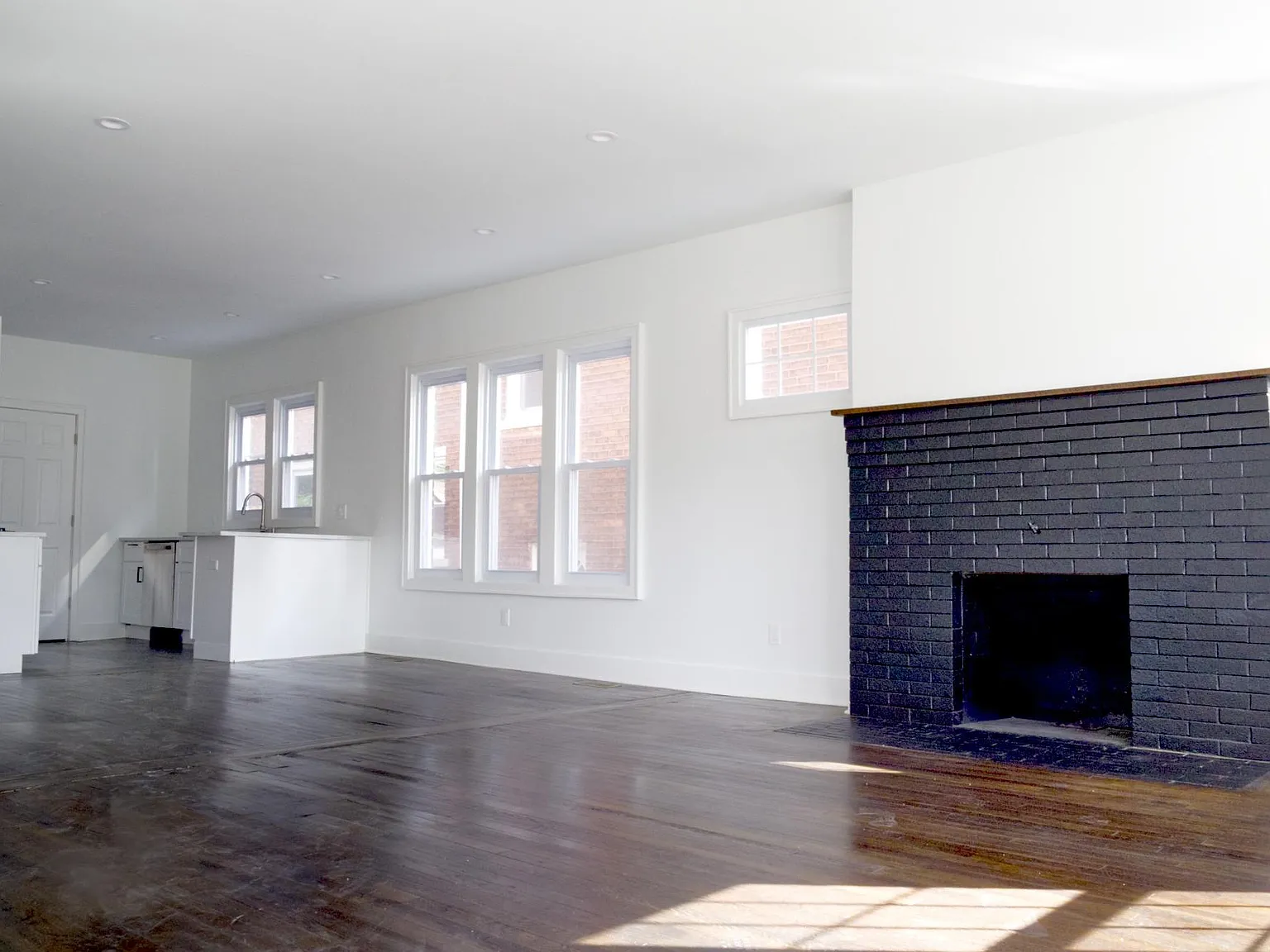 2242 W Euclid St — Photo 1