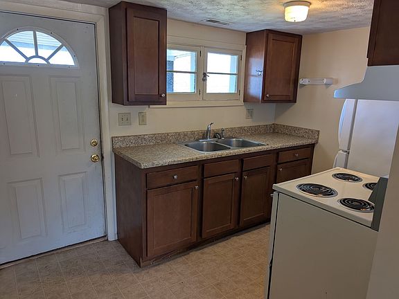 4th image of 525 2nd St W #B