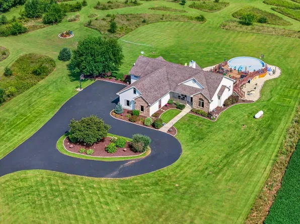 4314 Old Stage Rd, Brooklyn, WI 53521