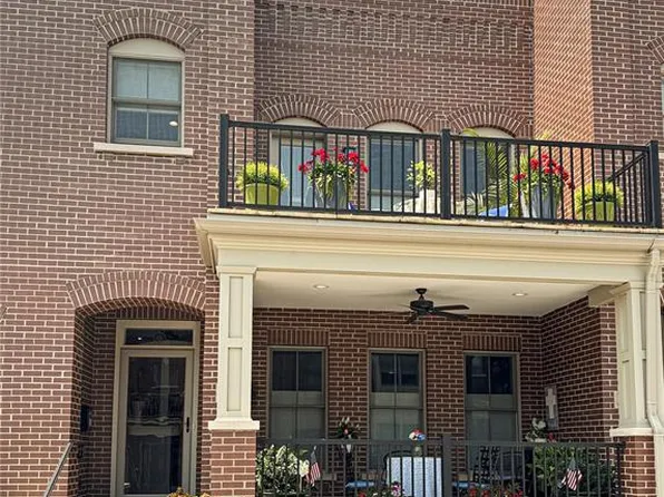 12 E Main St, Washington, MO 63090