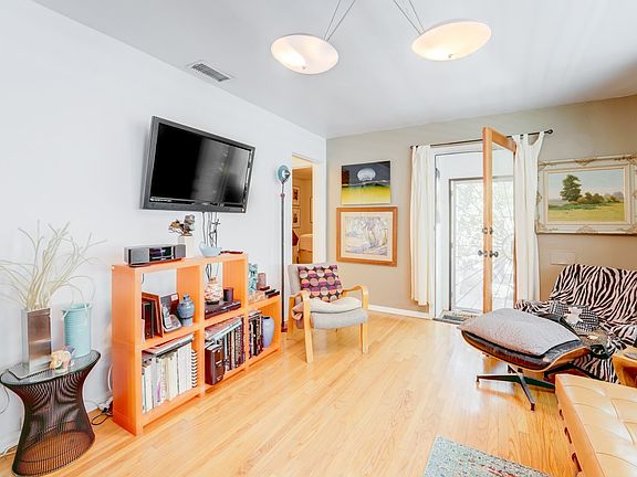 4th image of 381 W Alameda Ave
