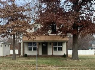 302 Franklin St, Pella, IA 50219