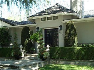 2nd image of 651 W 9th St