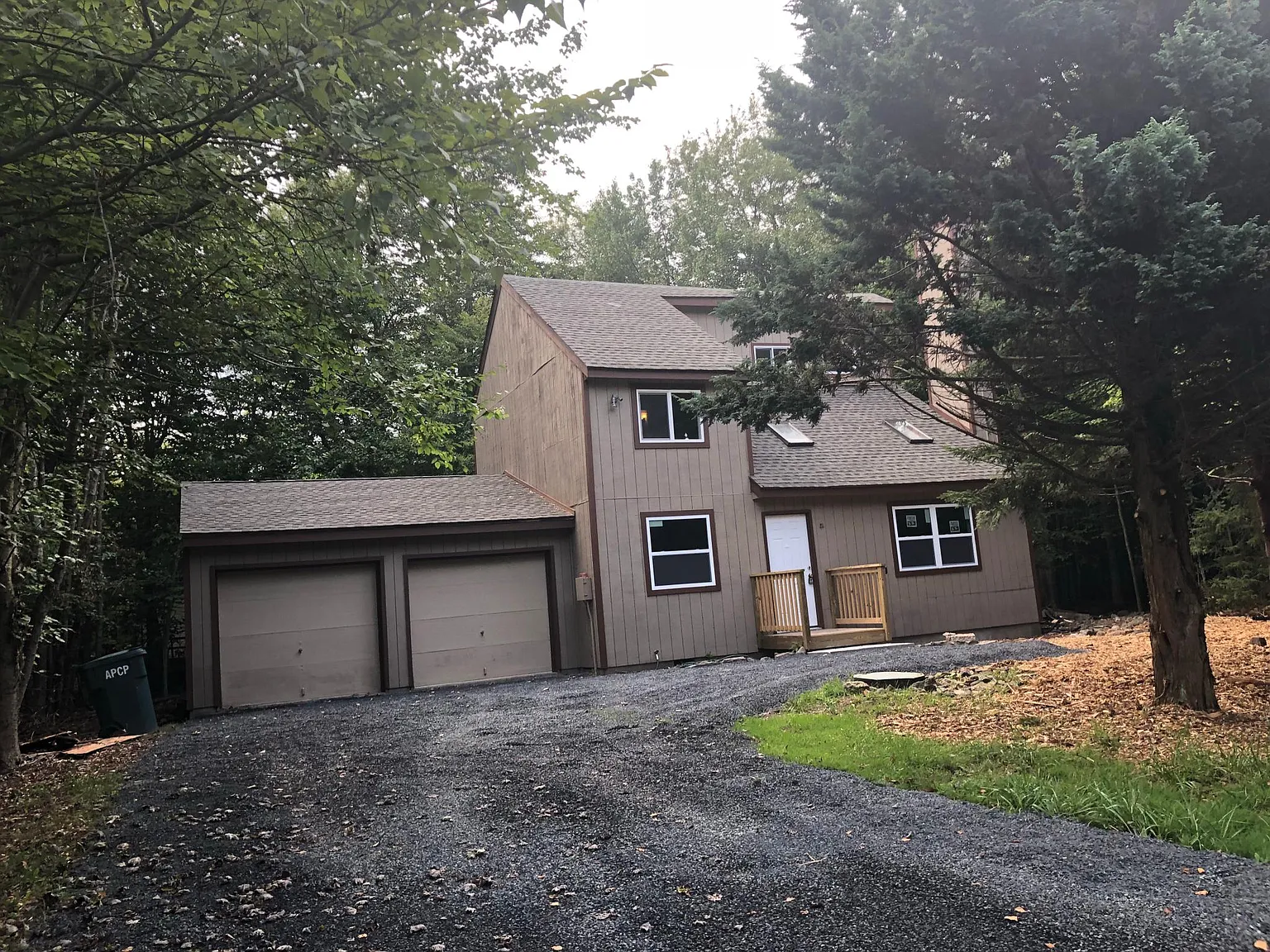 1047 Knollwood Dr — Photo 3