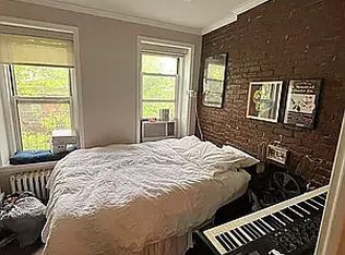 118 W 3rd St #4R, New York, NY 10012