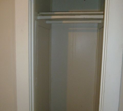 5th image of 400 1/2 McCauley St #B