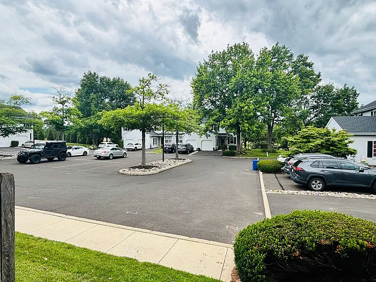 2427 Linksman Ln — Photo 37