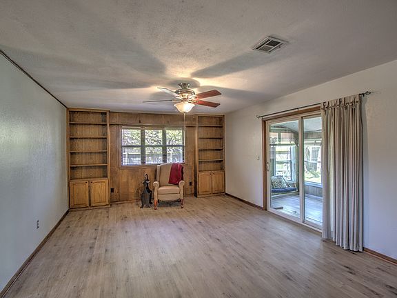 5th image of 605 Willow Ct